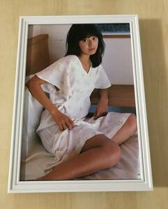 kj ★額装品★ 森尾由美 グラビア セクシー 貴重写真 A4サイズ額入り ポスター風デザイン