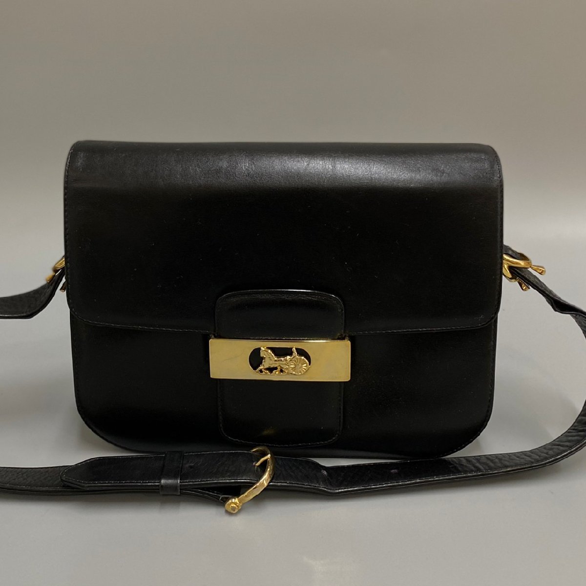 ヤフオク! -「ホースレザーバッグ」(セリーヌ) (せ/そ)の落札相場 ヤフオク! -「ホースレザーバッグ」(セリーヌ) (せ/そ)の落札相場