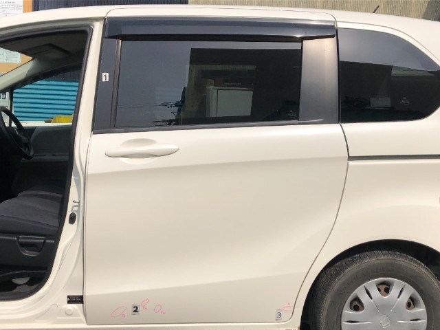 翌日出荷可能 部品取車☆後期フリード　GB3　福祉車両　小物大物販売】　鈑金修理部品 外装、エアロパーツ