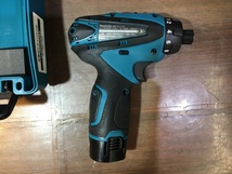 マキタ makita DF030DWX ドライバドリル 充電器無し バッテリー10.8V二個/カバー/ネジケース/ケース付 未使用品 【ハンズクラフト宜野湾】_画像5