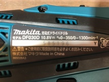 マキタ makita DF030DWX ドライバドリル 充電器無し バッテリー10.8V二個/カバー/ネジケース/ケース付 未使用品 【ハンズクラフト宜野湾】_画像4