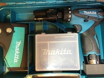 マキタ makita DF030DWX ドライバドリル 充電器無し バッテリー10.8V二個/カバー/ネジケース/ケース付 未使用品 【ハンズクラフト宜野湾】_画像2