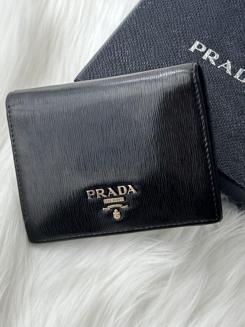 100%本物保証! www ほぼ未使用品 箱・カード付き【新型モデル】PRADA