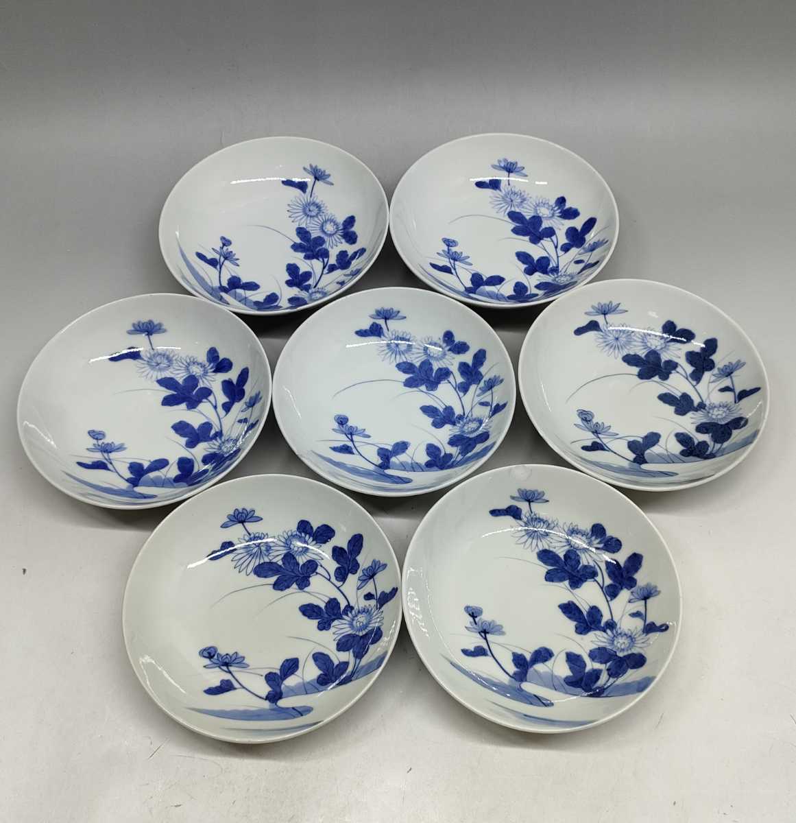 色鍋島 七寸高台皿 小笠原藤右衛門 色絵牡丹青海波文 絵皿 【人気No.1