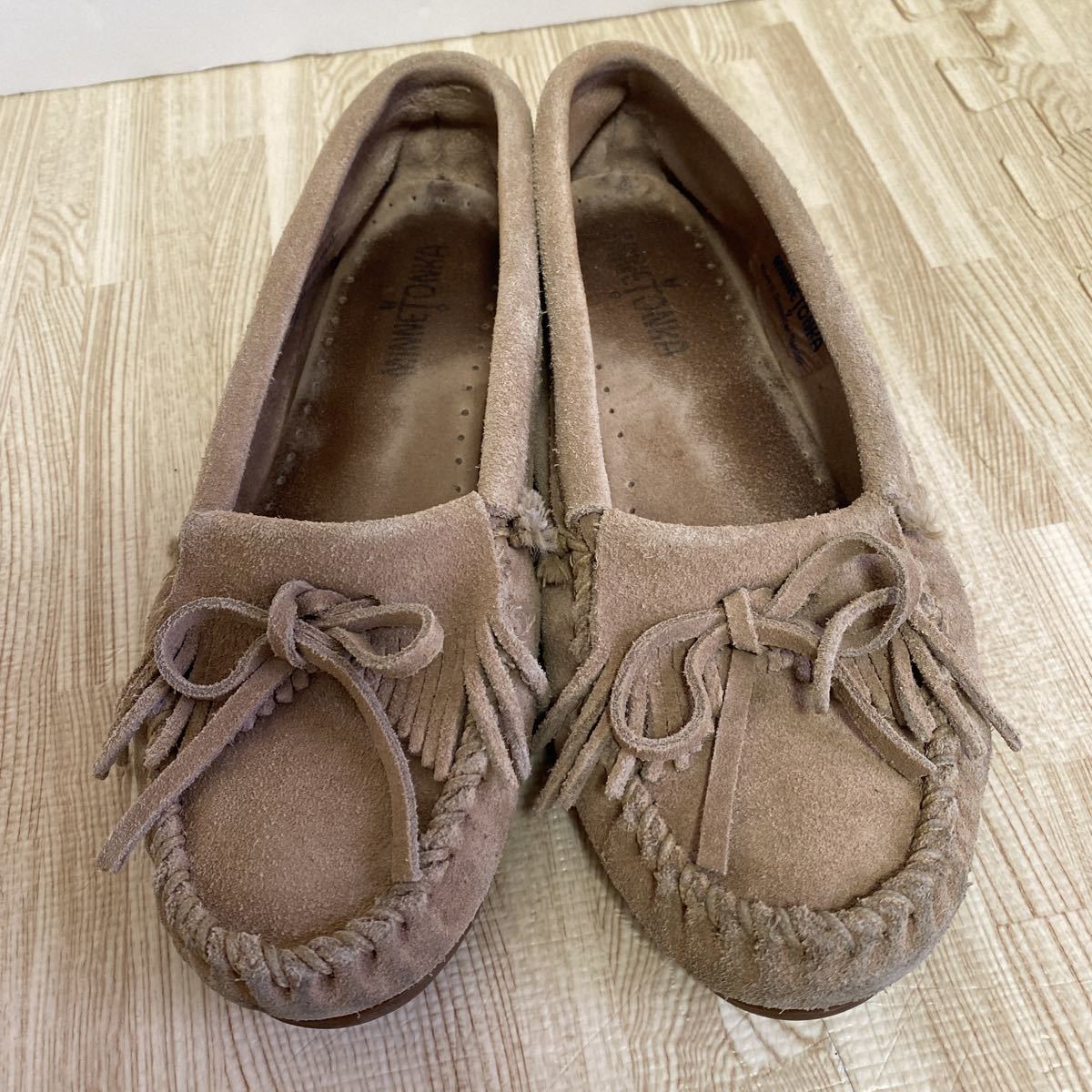 ヤフオク! -ミネトンカ モカシンの中古品・新品・未使用品一覧
