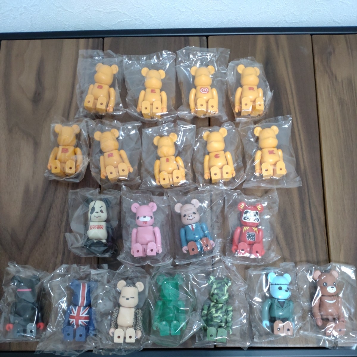 ヤフオク! -ベアブリック シークレットの中古品・新品・未使用品一覧