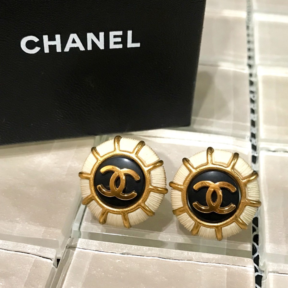 ヤフオク! -シャネル イヤリング ヴィンテージの中古品・新品・未使用