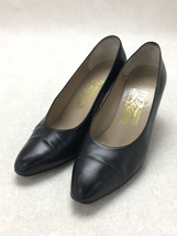 Salvatore Ferragamo◆パンプス/UK7/BLK/レザー//アーモンドトゥ_画像2