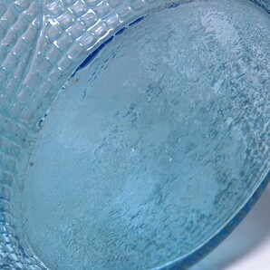 大正.昭和レトロ.薄いブルーのガラス瓶.アルミ蓋.丸型.駄菓子屋.口緑周りは肌荒れあります。D-0072の画像6