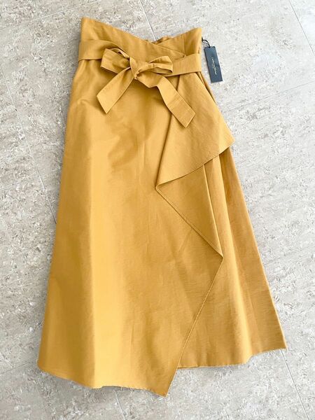 新品　百貨店購入　スカート　1万7600円　38 日本製