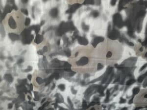 [Sale][在庫8]1Mシルク100●A169 高級楊柳プリントショーゼット 抽象的な迷彩フラワー イタリア製(幅130cm)