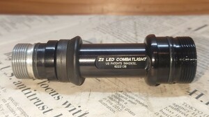 【中古】SUREFIRE Z2 LED COMBATLIGHT 2セル6V純正ボディ　旧ロゴ コンバットライトボディ シュアファイア 検(6P