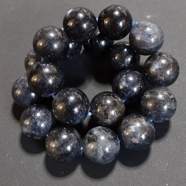 シラーの出るブラックスターアイオライト キャッツアイ ブレスレット 10mm 16cm