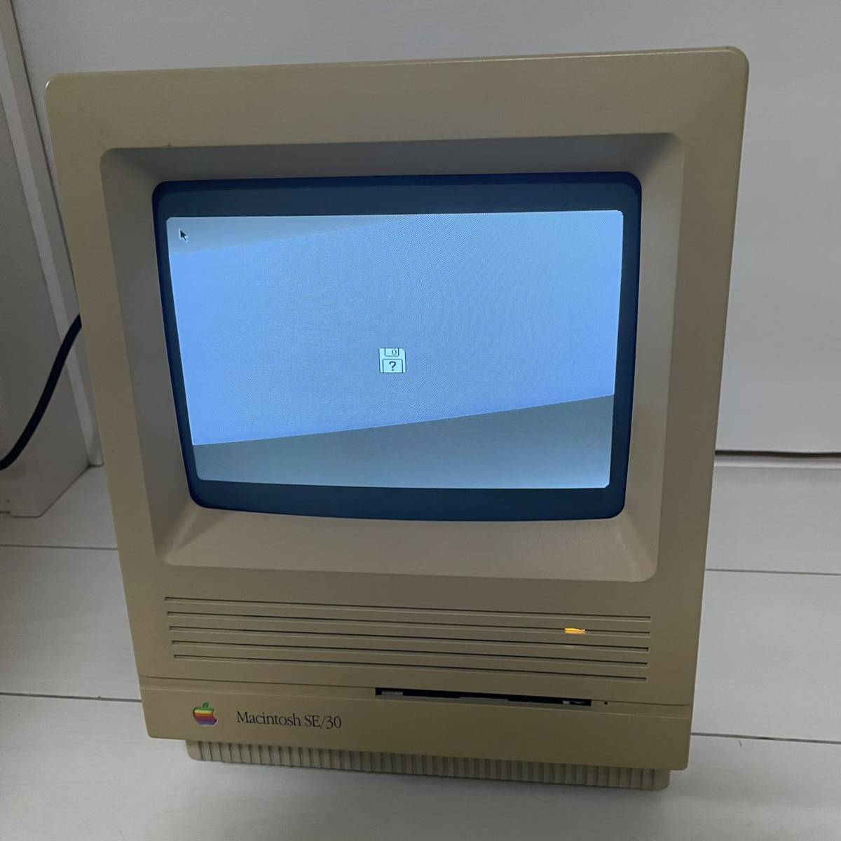 Macintosh SE/30 メモリ8MB HDD起動品 【ジャンク】-