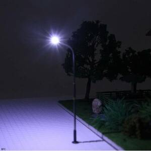 街灯 LED 10本入り 78mm 1:87〜1:120 白色 鉄道模型 建物模型 ジオラマ 情景 外灯 道路灯 街灯柱 ライト 送料無料 ストラクチャー