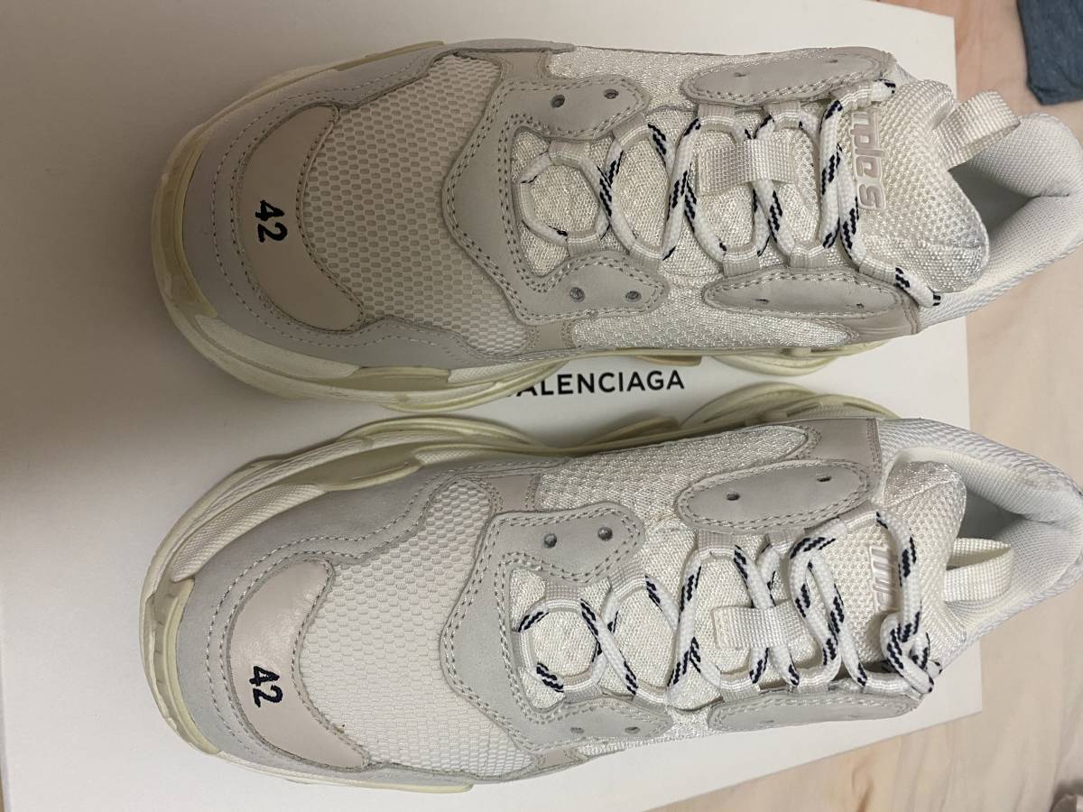 ヤフオク! -「balenciaga triple s イタリア」の落札相場・落札価格