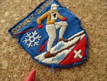 70s スイス SCHWEIZ-SUISSE スキーヤー刺繍ワッペン中古/PATCH国旗ビンテージVINTAGEルプス国旗SWISS雪山パッチ旅行スーベニアSKIスキー D9_画像2