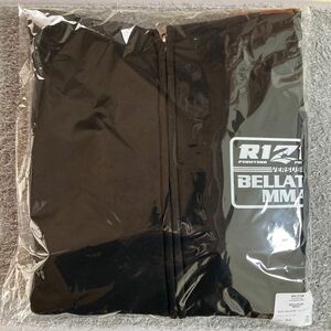 RIZIN ベラトールパーカー