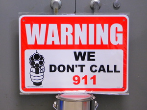 サインプレート CA-5 《警察は呼びません　WARNING》 アメリカ　看板　警告　サインボード