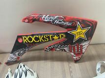 CRF250 HONDA 純正 ① RockStar 外装 カウル シュラウド サイドカウル サイドカバー フェンダー 85727 80100 19030 83510 61136 - MEN_画像6