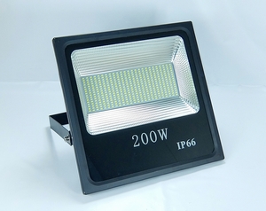 ◆最新！薄型軽量 高光度SMD LED200W投光器ブラック！2000W相当 店舗/工場/駐車場に◆