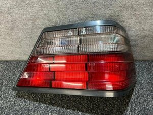 メルセデスベンツ 300E W124 E-124230 純正 テールランプ 右 動作確認済 希少 レア (ライト/レンズ