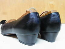 高級 FERRAGAMO サルバトーレフェラガモ ビンテージ レザー パンプス ヴァラ金具 黒 靴 サイズ6.5C 24センチ_画像3