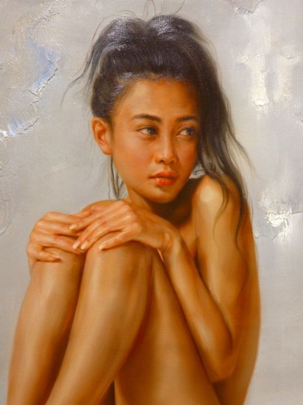 女性の柔らかな雰囲気を優しい色調で描かれた、とても神秘的な作品です