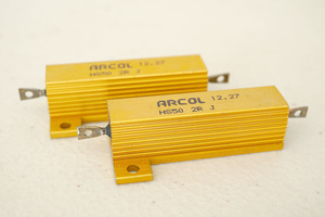 新品 ARCOL HS50 2R J メタルクラッド抵抗器 50W 2Ω ±5% 2個セット　[VH439-1]