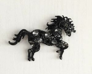  horse riding black horse brooch rhinestone black beauty 