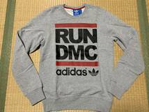 アディダスオリジナルズ　RUN DMC トレーナー　M　グレー　美品_画像1