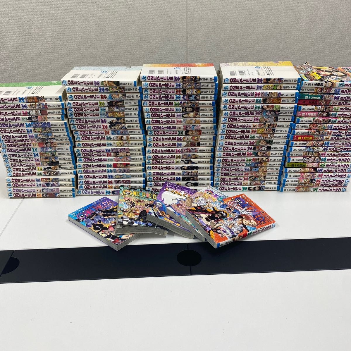 買い誠実 値下げ不可。寄生獣全巻セット キングダム 全巻 1〜63巻 映画