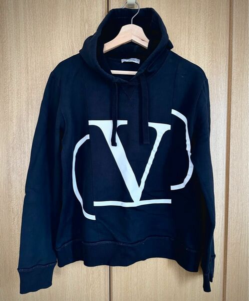 ヴァレンティ　ロゴパーカー　アシンメトリー　ブラック スウェットパーカー HOODIE