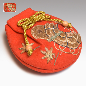  era pouch . leaf .. gorgeous gold thread embroidery entering small articles go in y1831