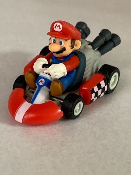 ミニカー マリオ 「サントリーコーヒーボス マリオカートWii プルバックカー」