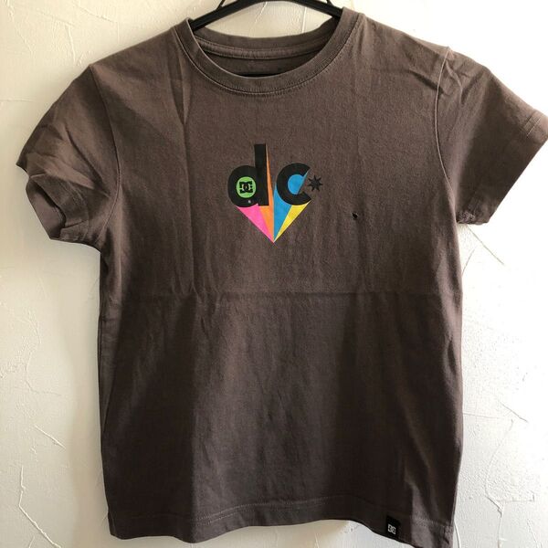 DC ディーシー Tシャツ キッズ 130 グレー 子供 半袖Tシャツ プリントTシャツ