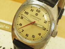 1950年代 　JUNGHANS　ミリタリー仕様　赤い秒針　クッションデザイン　日差も優秀　手巻き　ドイツ手巻腕時計 稼動品_画像1