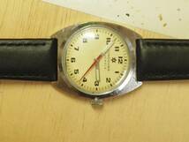 1950年代 　JUNGHANS　ミリタリー仕様　赤い秒針　クッションデザイン　日差も優秀　手巻き　ドイツ手巻腕時計 稼動品_画像9