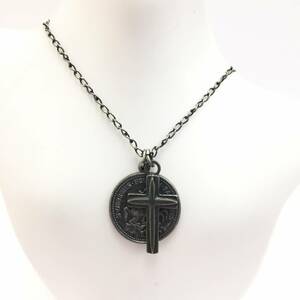 【ネックレス】コイン型 銀貨型 ペンダント クロス 十字架 格好良い クール いぶし銀色