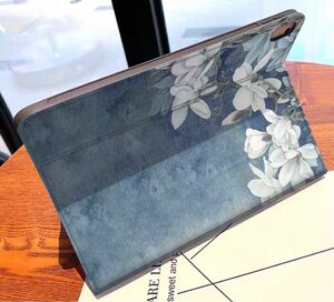 iPad Pro 10.5インチ用　手帳型マグネット式　木蓮花柄ケース