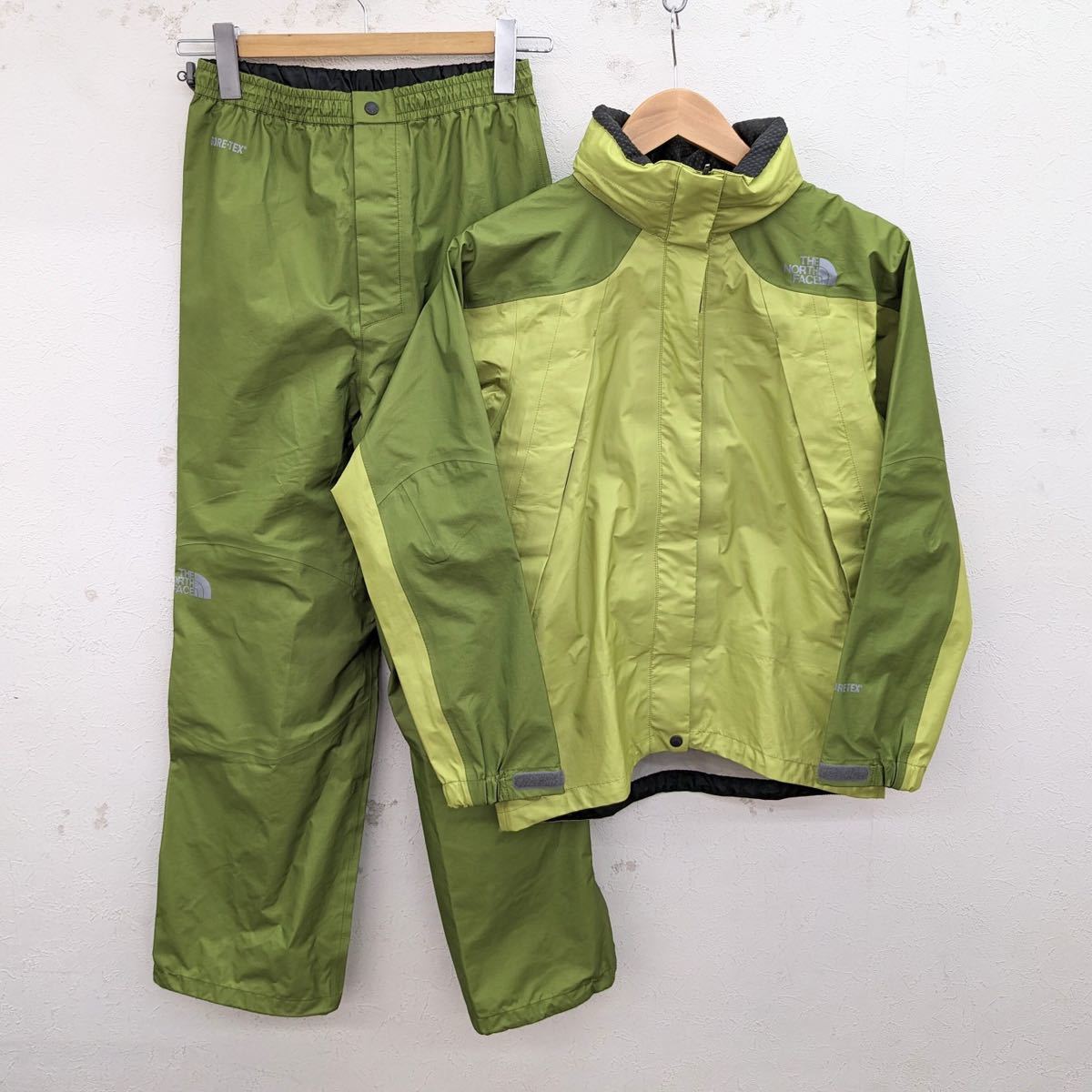 ヤフオク! -「north face ゴアテックス 上下」の落札相場・落札価格