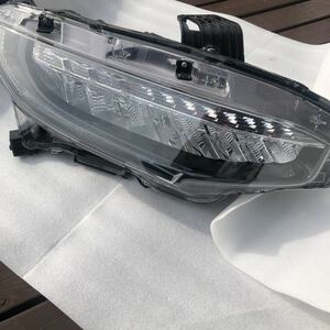 美品ホンダ　シビック/タイプR/ハッチバック/セダン　FK7/FK8　右ライト/右ヘッドライト　LED　純正　KOITO　100-18661　【J1】　634127