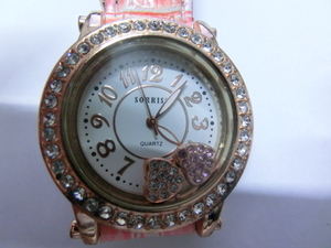 レディース腕時計 SORRISO　HI-3　ファッション時計　ピンク　ハート