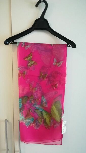 ②新品★プレゼントにいかが？　シルクシフォン　絹　ロングスカーフ　バタフライ　蝶々