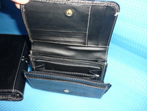 A★未使用★ファクトリーフジタ　デザイン・手触り感の良い長財布とたっぷり仕分け二つ折り財布_画像8