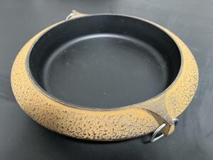  iron made saucepan for sukiyaki 24cm. arrow retro iron saucepan antique style . apparatus 2~3 person for 