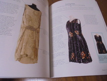 洋書ファッションの歴史　詳細　How to Read a Dress　16～20世紀　_画像10