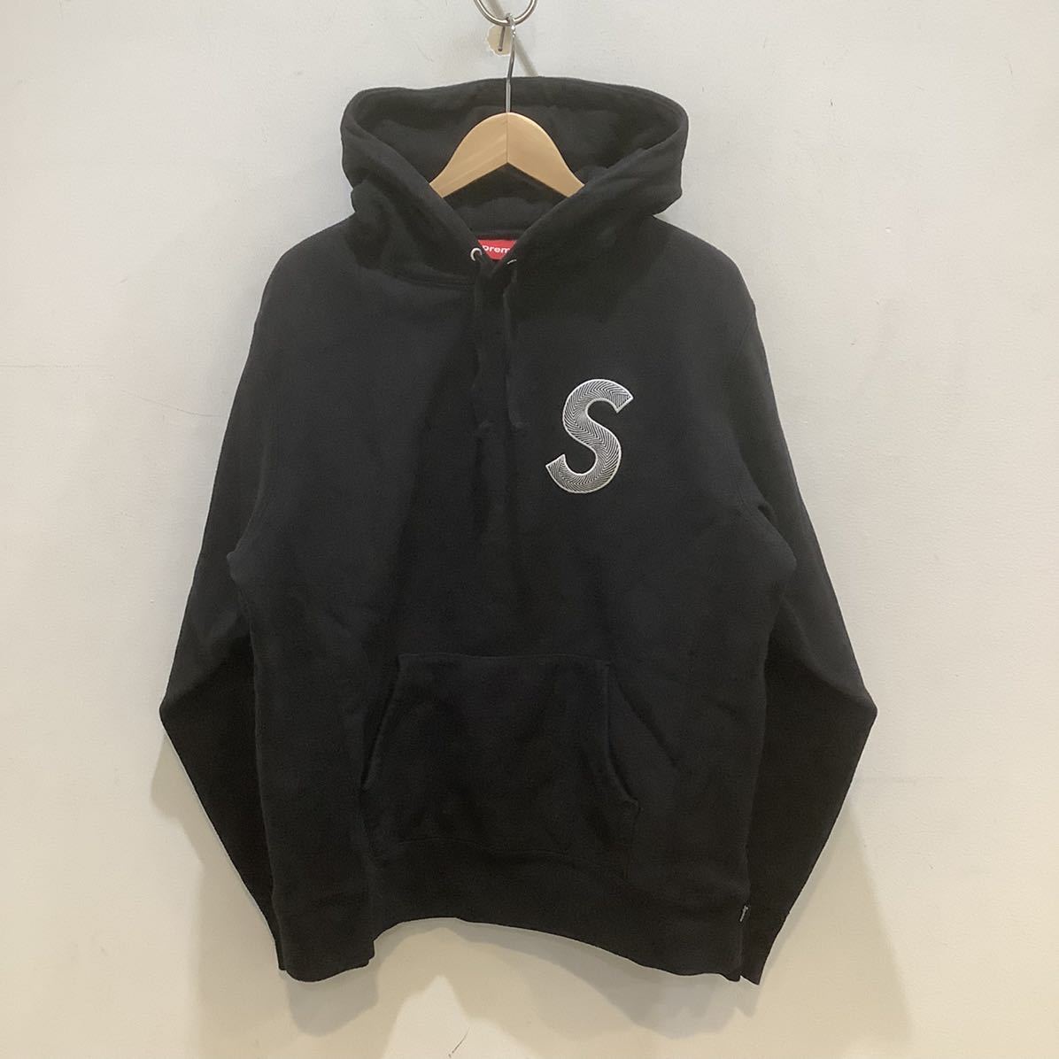 ヤフオク! -supreme sロゴ パーカーの中古品・新品・未使用品一覧