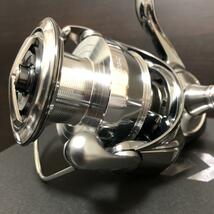 新品 22イグジスト(EXIST)　ダイワ(DAIWA) 【LT5000-C】 スピニングリール 釣り具 フィッシング 海釣り 両利き グレー ユニセックス_画像6