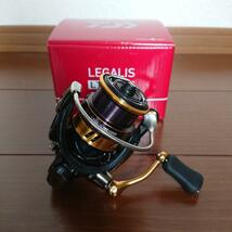 新品 正規品 ダイワ(DAIWA) スピニングリール 18 【LT2000S】 レガリス 釣り具_画像1